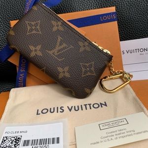 Louis Vuitton key pouch/key cles monogram